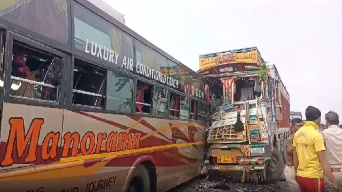 Odisha के कटक में टकराई बस और ट्रक, टक्कर में दो लोगों की मौत, 40 घायल …