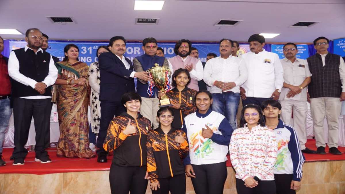 राष्ट्रीय जूनियर फेंसिंग चैम्पियनशिप : 28 अंकों के साथ महिला वर्ग जूनियर फेंसिंग का खिताब हरियाणा के नाम, 26 अंकों से मणिपुर की पुरुष वर्ग की टीम शीर्ष पर रही