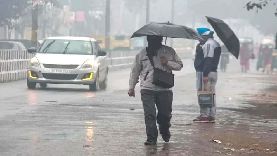 दिल्ली में फिर बदलेगा मौसम, गरज के साथ रिमझिम बारिश के आसार